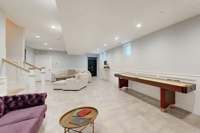 613 E 6th Street 1, Boston, MA 02127