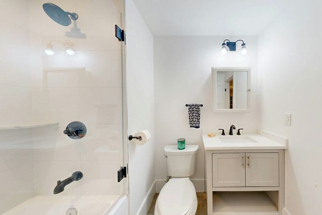 613 E 6th Street 1, Boston, MA 02127