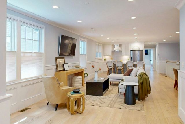 613 E 6th Street 1, Boston, MA 02127