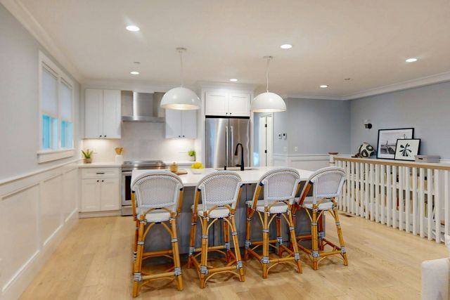 613 E 6th Street 1, Boston, MA 02127