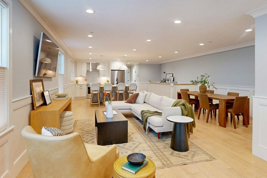 613 E 6th Street 1, Boston, MA 02127
