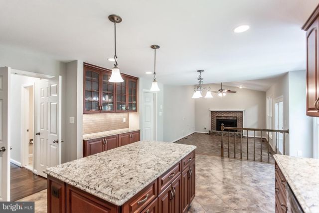 1476 POWELLS TAVERN PL, Herndon, VA 20170