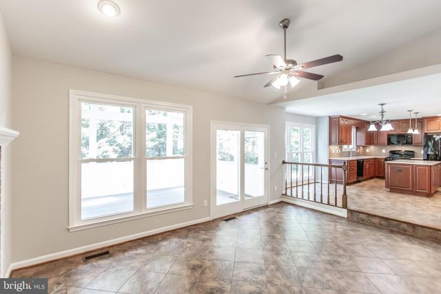 1476 POWELLS TAVERN PL, Herndon, VA 20170