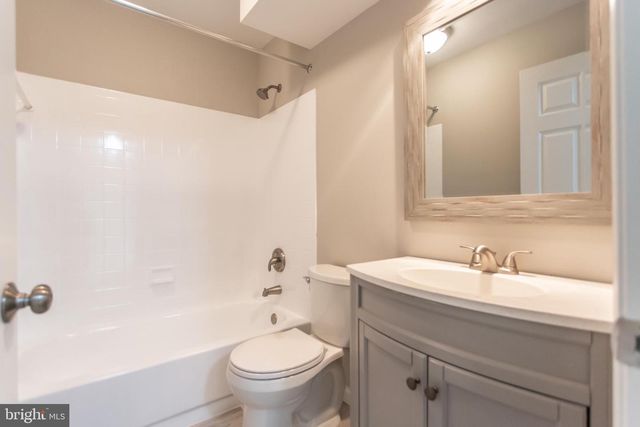 1476 POWELLS TAVERN PL, Herndon, VA 20170