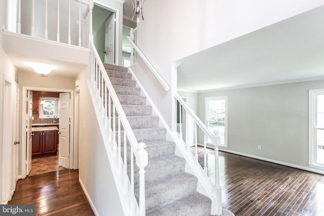 1476 POWELLS TAVERN PL, Herndon, VA 20170
