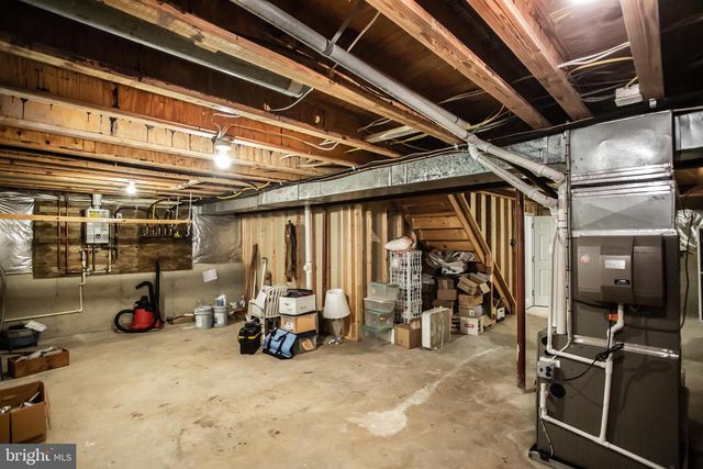 1476 POWELLS TAVERN PL, Herndon, VA 20170