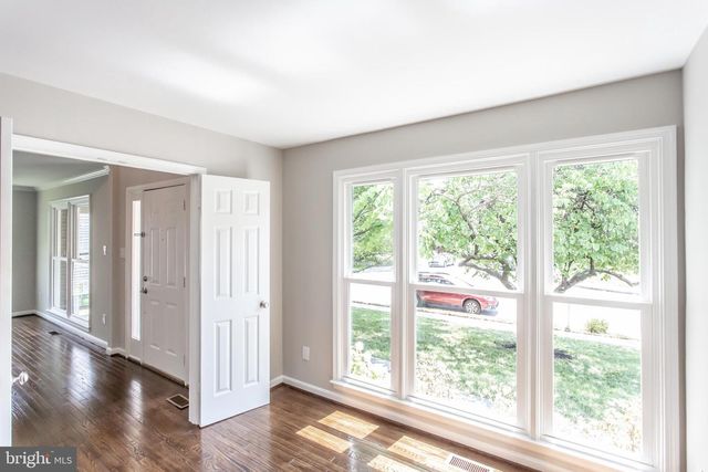 1476 POWELLS TAVERN PL, Herndon, VA 20170