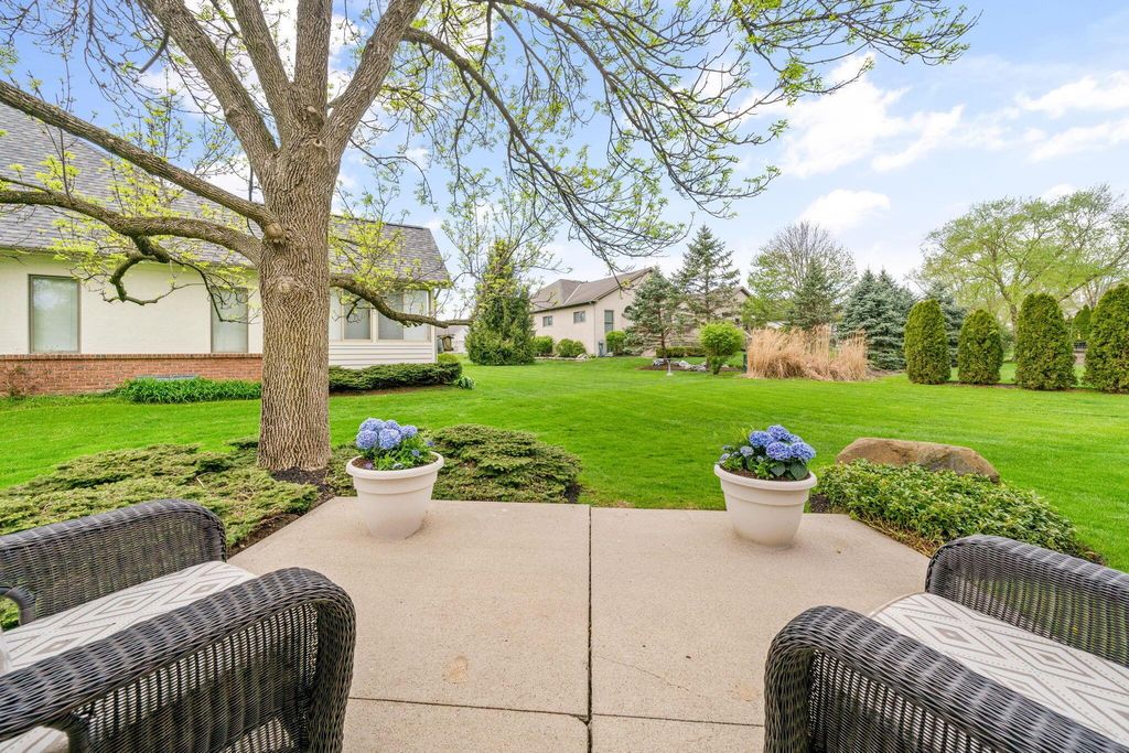 920 Linworth Village Drive, Columbus, OH 43235