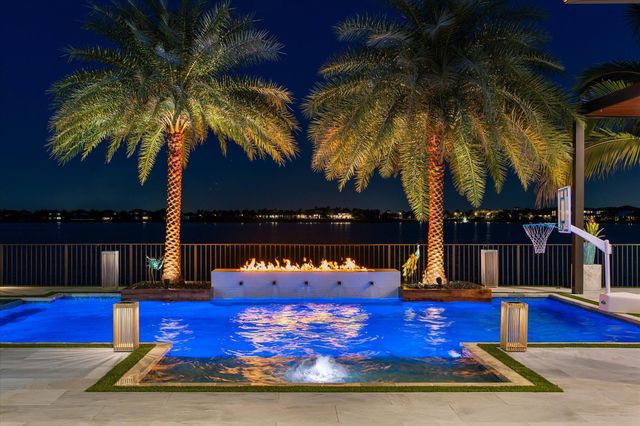 8590 W PARKLAND BAY Trail, Parkland, FL 33076