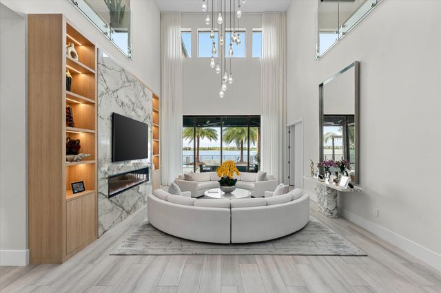 8590 W PARKLAND BAY Trail, Parkland, FL 33076