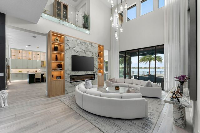 8590 W PARKLAND BAY Trail, Parkland, FL 33076