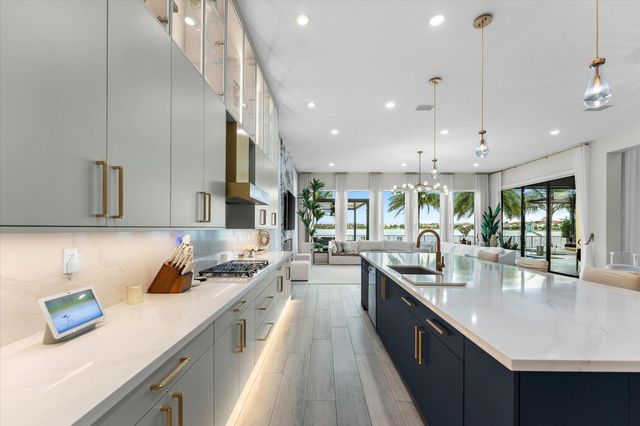 8590 W PARKLAND BAY Trail, Parkland, FL 33076