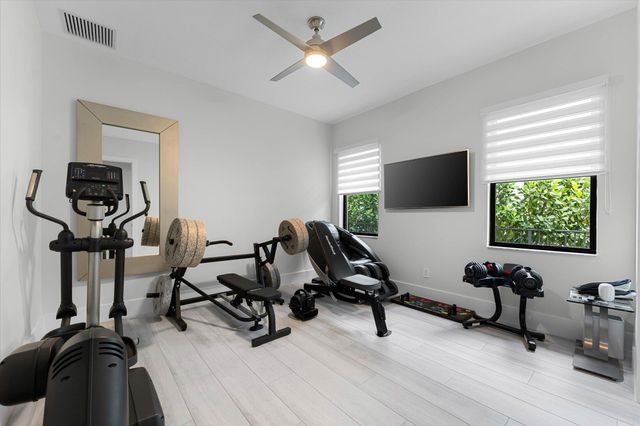 8590 W PARKLAND BAY Trail, Parkland, FL 33076