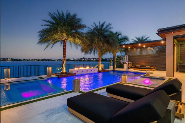 8590 W PARKLAND BAY Trail, Parkland, FL 33076