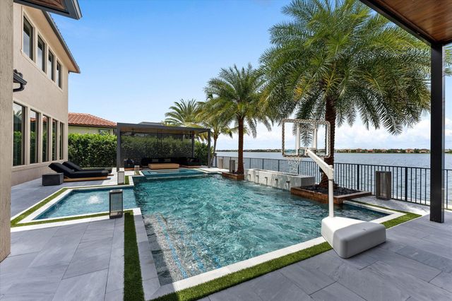 8590 W PARKLAND BAY Trail, Parkland, FL 33076