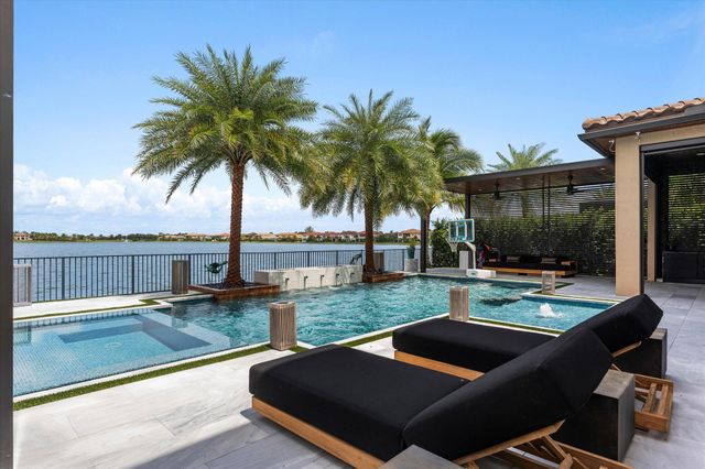 8590 W PARKLAND BAY Trail, Parkland, FL 33076