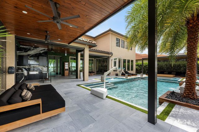 8590 W PARKLAND BAY Trail, Parkland, FL 33076