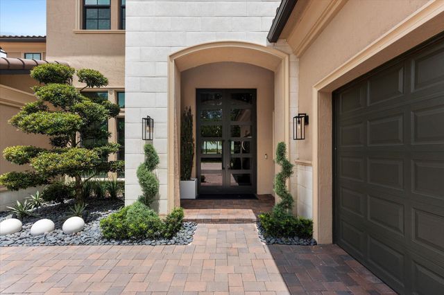 8590 W PARKLAND BAY Trail, Parkland, FL 33076