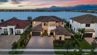 8590 W PARKLAND BAY Trail, Parkland, FL 33076