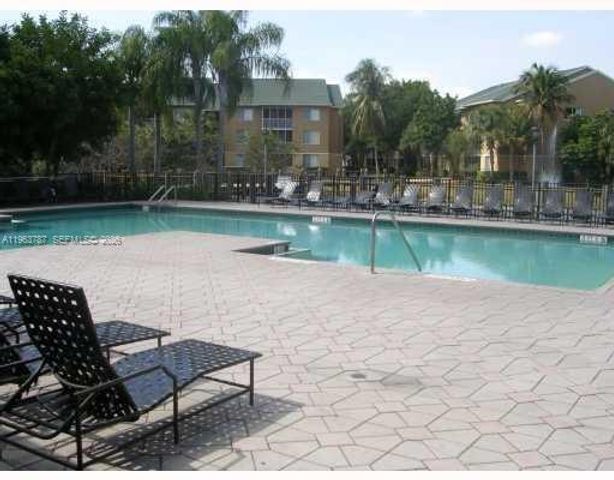 4055 W Mcnab Road H303, Pompano Beach, FL 33069