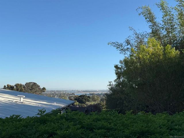 4902 San Joaquin, San Diego, CA 92109