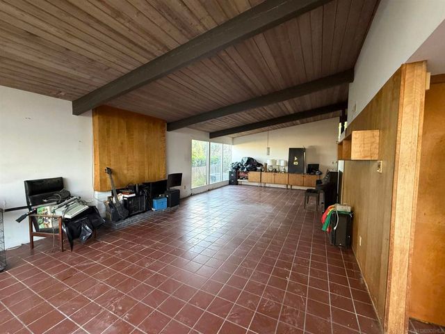 4902 San Joaquin, San Diego, CA 92109