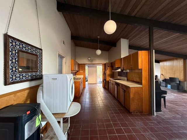 4902 San Joaquin, San Diego, CA 92109