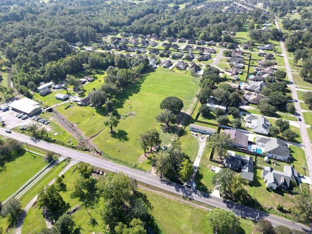 39041 La Hwy 621, Gonzales, LA 70737