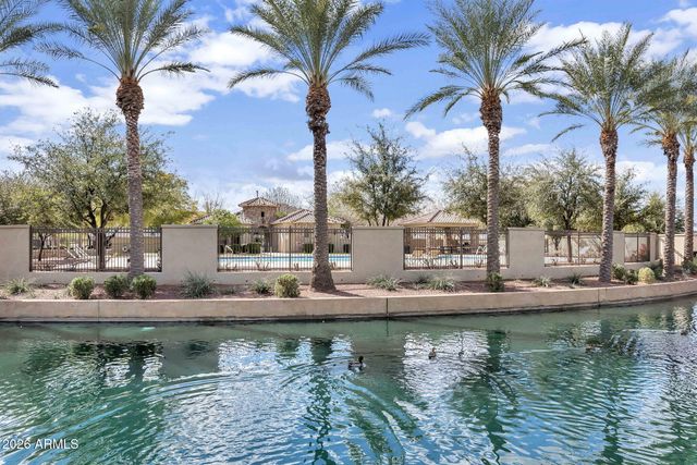 2760 S HARMONY Avenue, Gilbert, AZ 85295