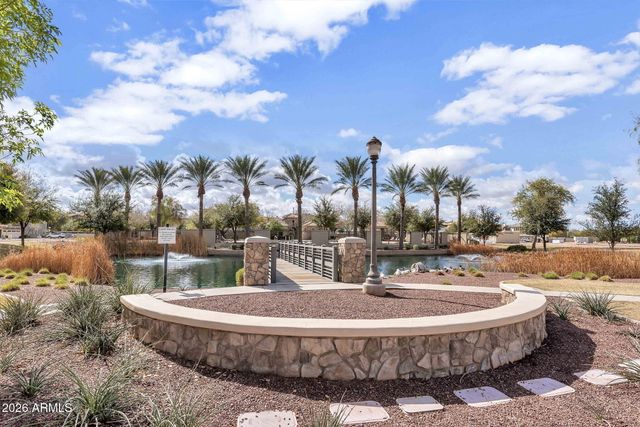 2760 S HARMONY Avenue, Gilbert, AZ 85295