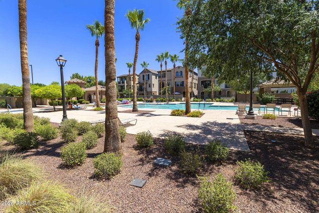 2760 S HARMONY Avenue, Gilbert, AZ 85295