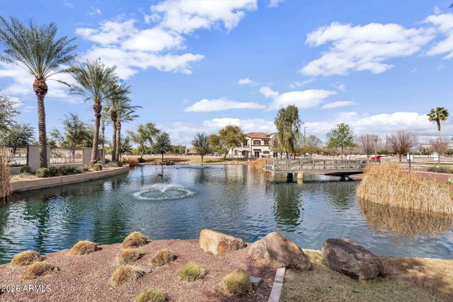 2760 S HARMONY Avenue, Gilbert, AZ 85295