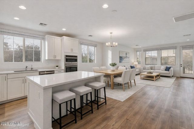 2760 S HARMONY Avenue, Gilbert, AZ 85295