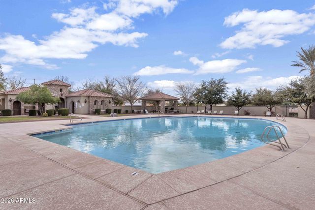 2760 S HARMONY Avenue, Gilbert, AZ 85295