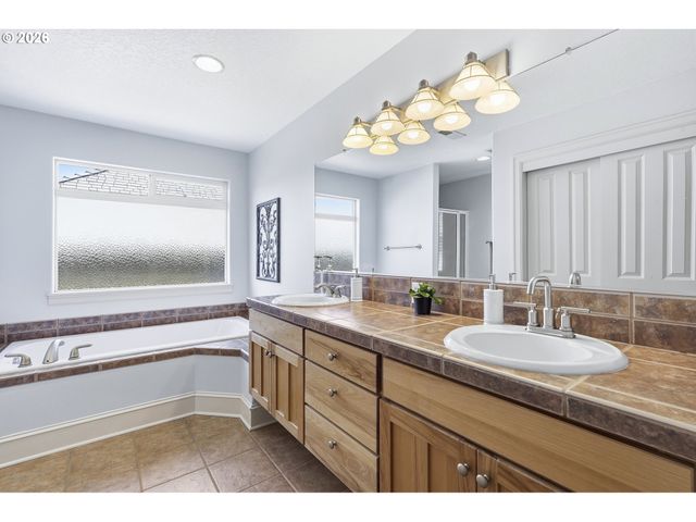 12638 Nw MILAZZO Ln, Portland, OR 97229