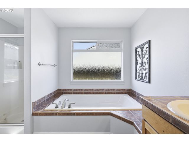 12638 Nw MILAZZO Ln, Portland, OR 97229