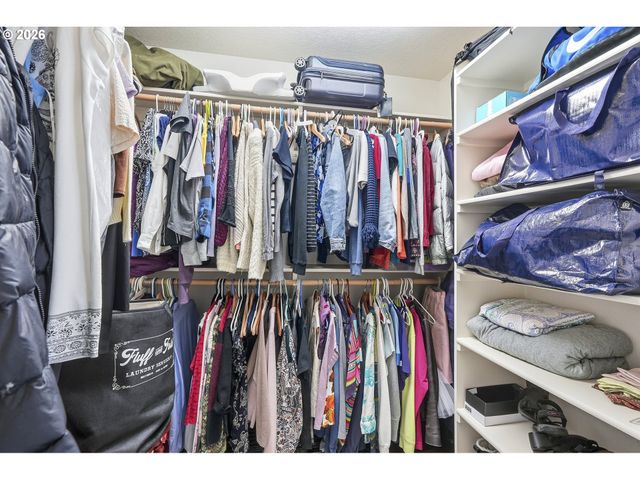 12638 Nw MILAZZO Ln, Portland, OR 97229