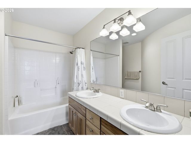 12638 Nw MILAZZO Ln, Portland, OR 97229