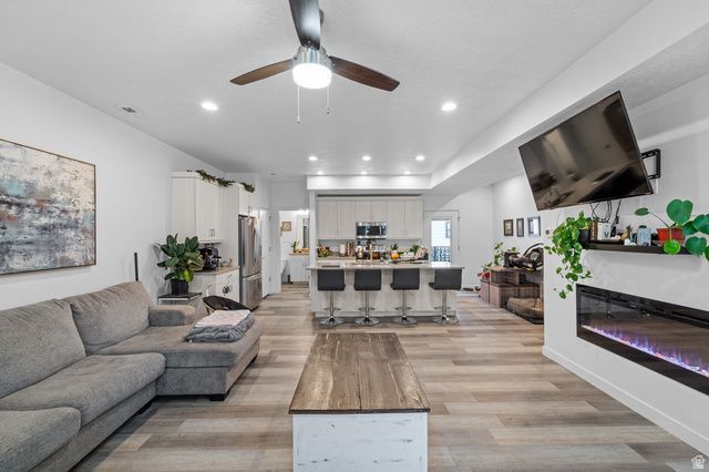 3853 S GRANITE LOFTS LN, Millcreek, UT 84107