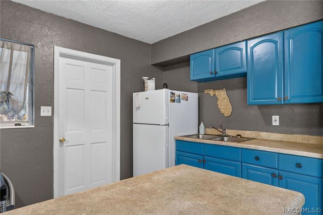 8668 N Elmtree Avenue, Crystal River, FL 34428
