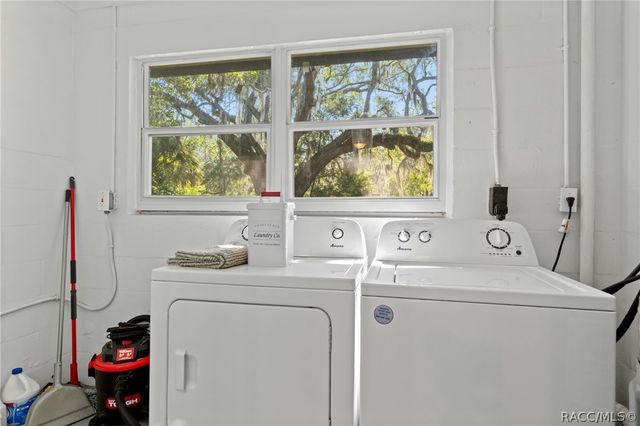 8668 N Elmtree Avenue, Crystal River, FL 34428