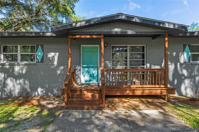 8668 N Elmtree Avenue, Crystal River, FL 34428