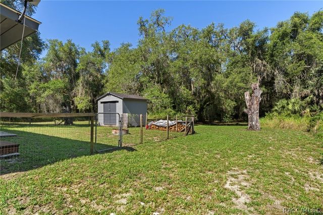 8668 N Elmtree Avenue, Crystal River, FL 34428