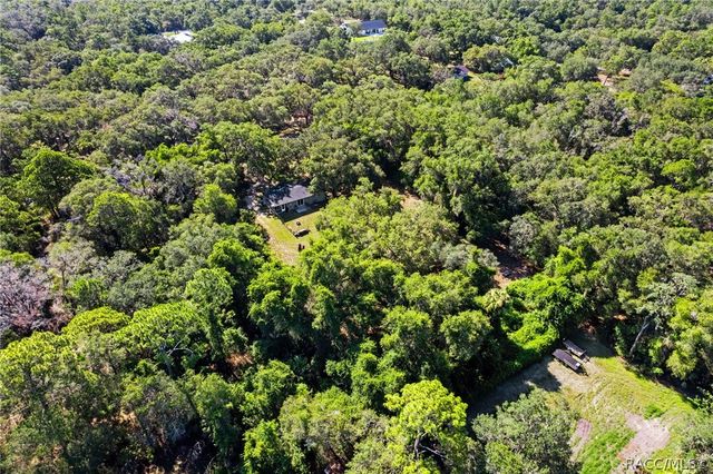 8668 N Elmtree Avenue, Crystal River, FL 34428