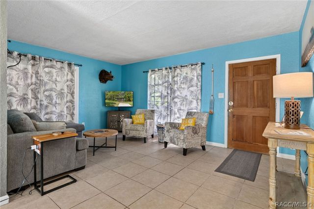 8668 N Elmtree Avenue, Crystal River, FL 34428