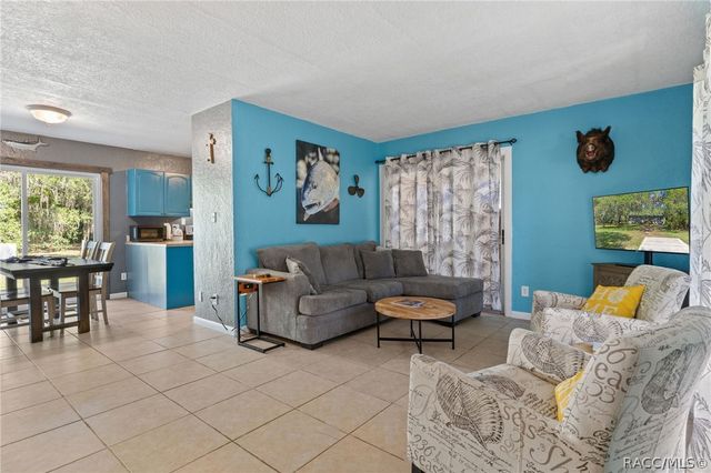 8668 N Elmtree Avenue, Crystal River, FL 34428