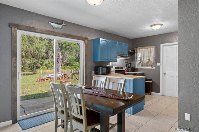 8668 N Elmtree Avenue, Crystal River, FL 34428