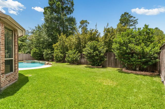 34 N Player Manor Cir, Spring, TX 77382