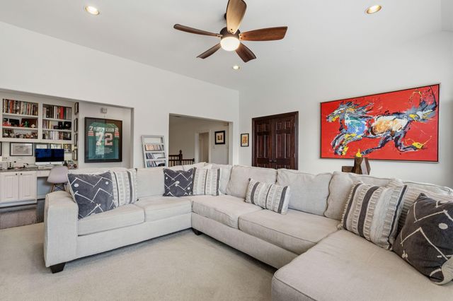 34 N Player Manor Cir, Spring, TX 77382