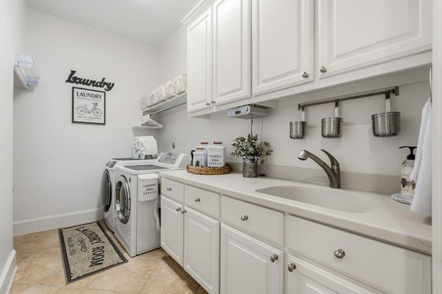 34 N Player Manor Cir, Spring, TX 77382